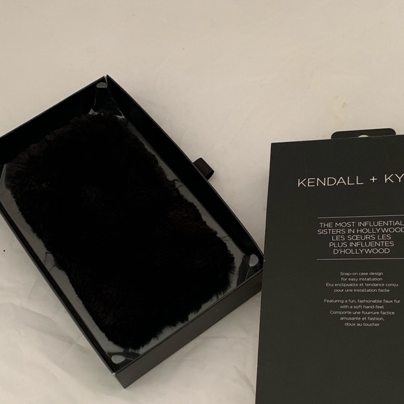 iPhone X black furry phone case - Picture 3 of 4